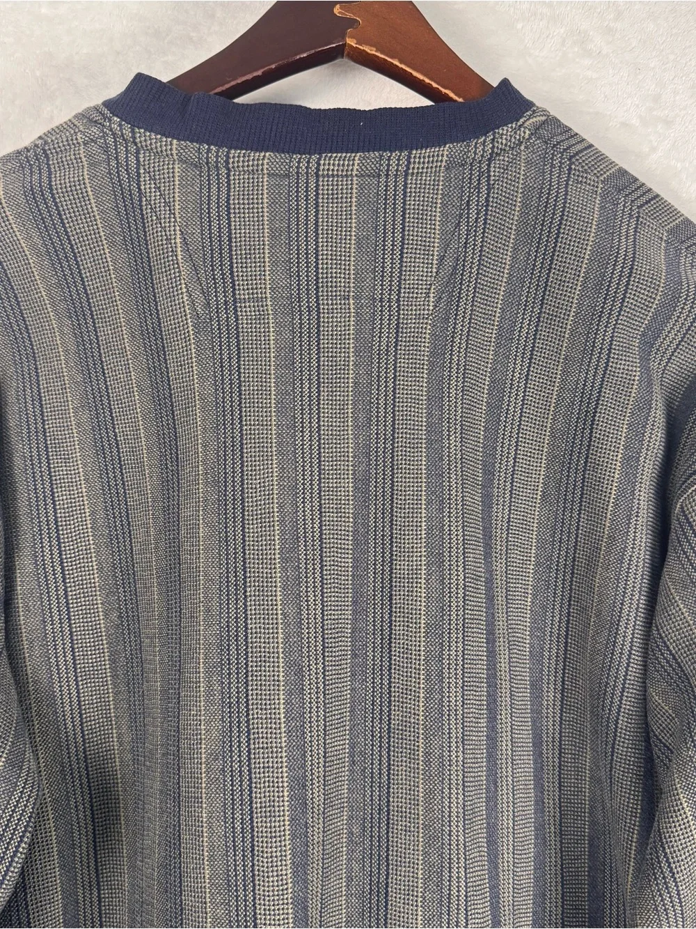 Vintage Knights of Round Table V Neck Pullover L Striped Crest Preppy